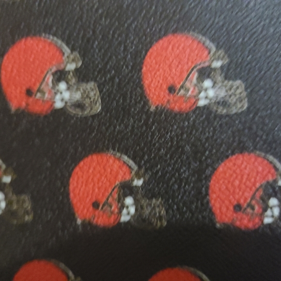 Dooney And Bourke Crossbody Black & Red color NFL. - Picture 5 of 8